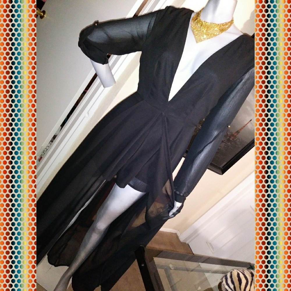 Beautiful black gown with shorts - Picture 2 of 5
